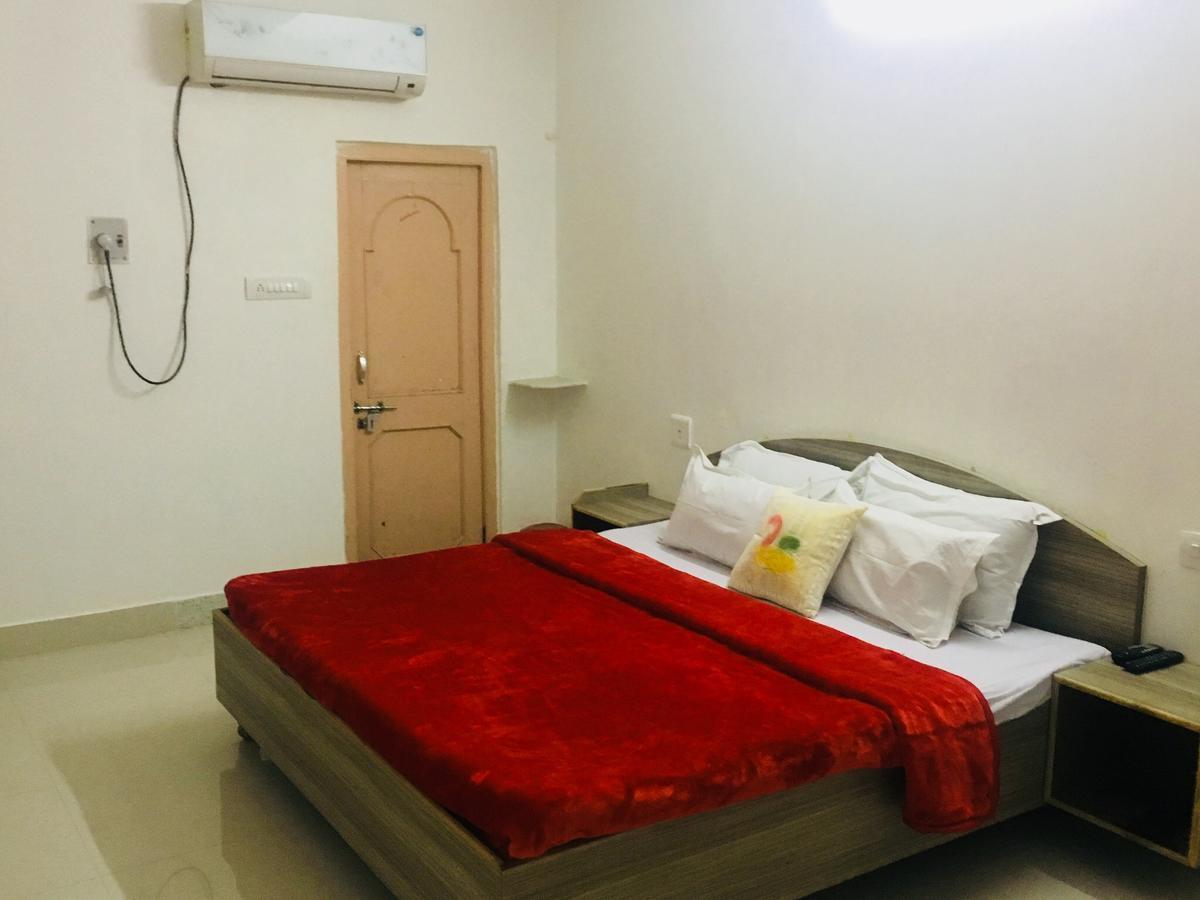 Hotel Santosh Guest House Τζοντχπούρ Εξωτερικό φωτογραφία
