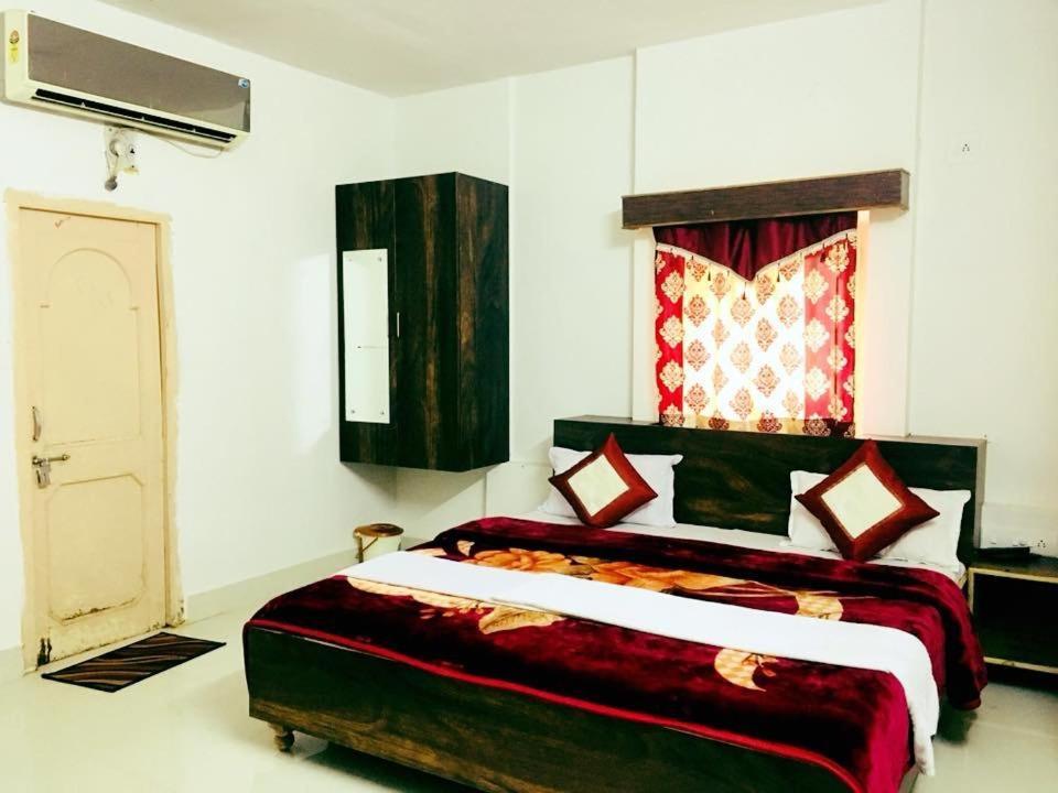 Hotel Santosh Guest House Τζοντχπούρ Εξωτερικό φωτογραφία