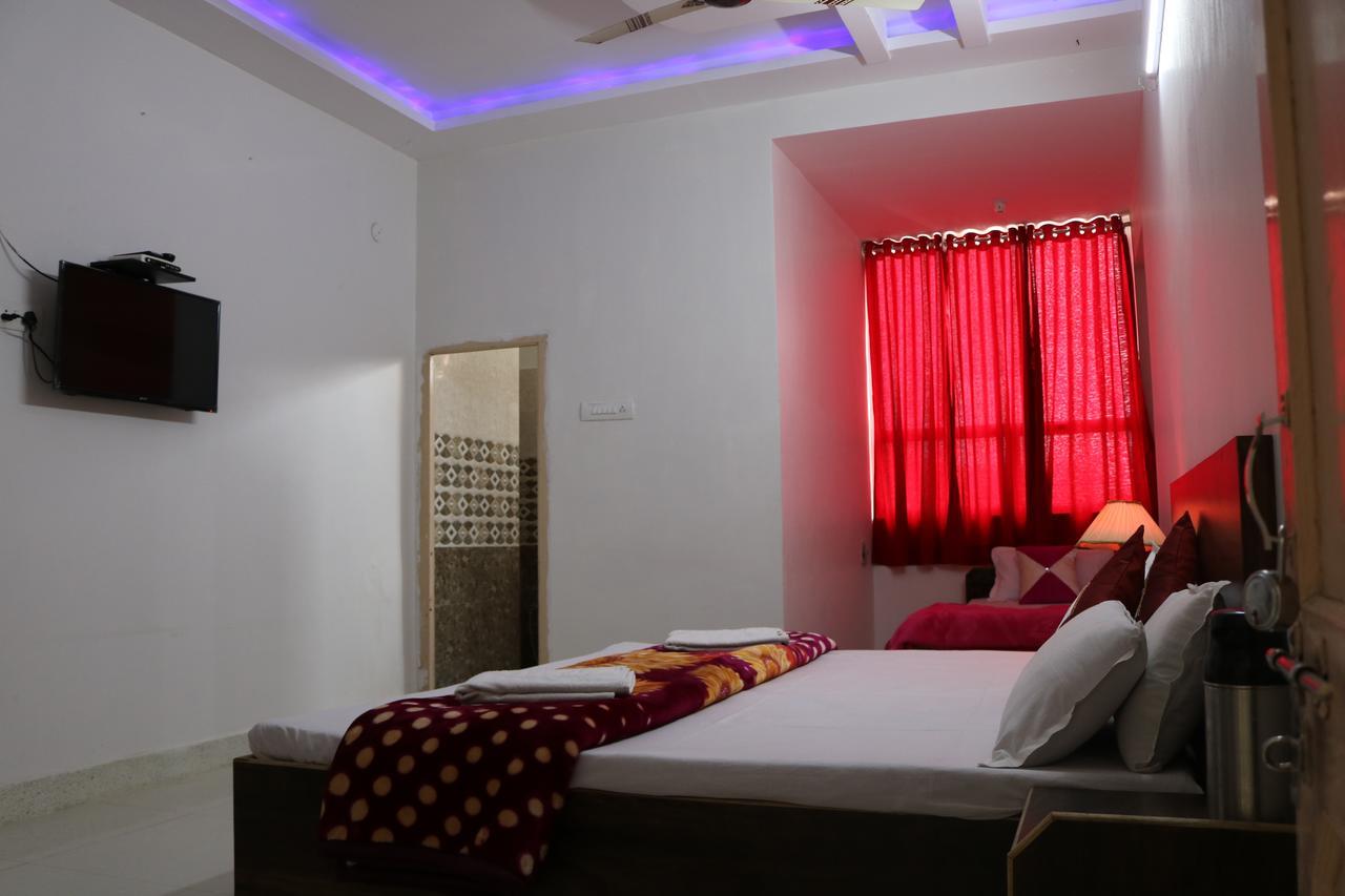 Hotel Santosh Guest House Τζοντχπούρ Εξωτερικό φωτογραφία