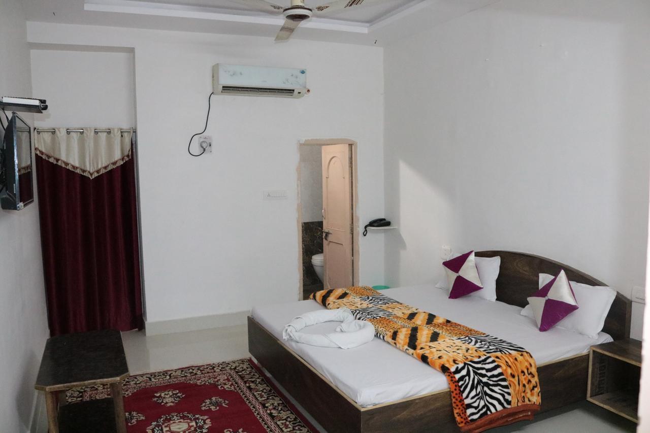 Hotel Santosh Guest House Τζοντχπούρ Εξωτερικό φωτογραφία